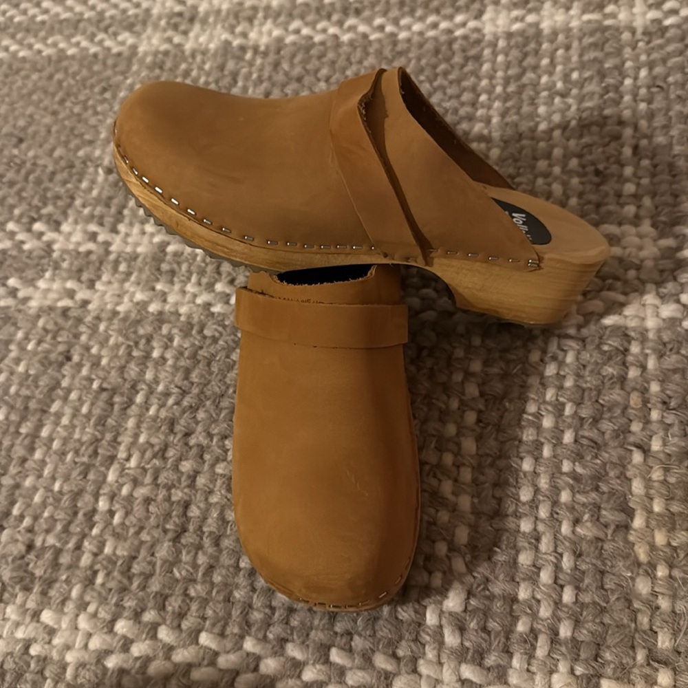 Brown Leather Clogs by Swedish Vollsjö. Size 9.5 women’s. New!